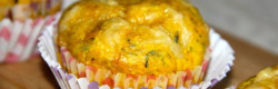 Muffiny z żółtym serem i kabanosem